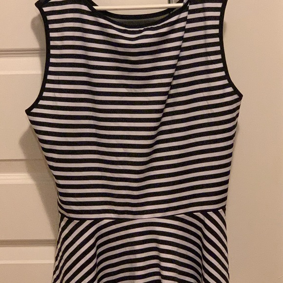 Stripped fitted but flowey shirt - Picture 2 of 2